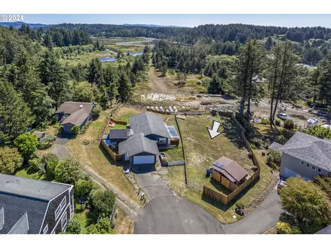 12002 NW Estate Pl, Seal Rock, OR 97376