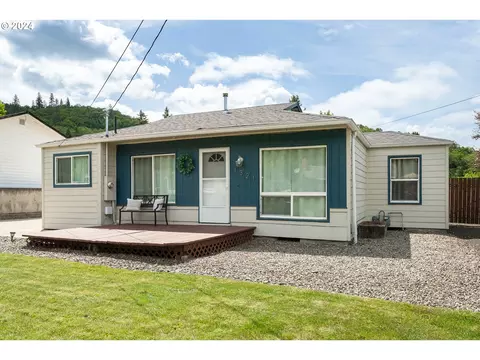 1321 NE Alameda Ave, Roseburg, OR 97470