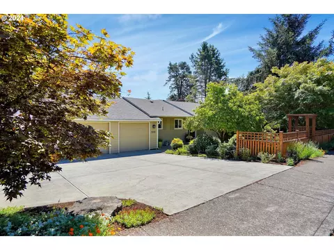 3350 Crestview Dr S, Salem, OR 97302
