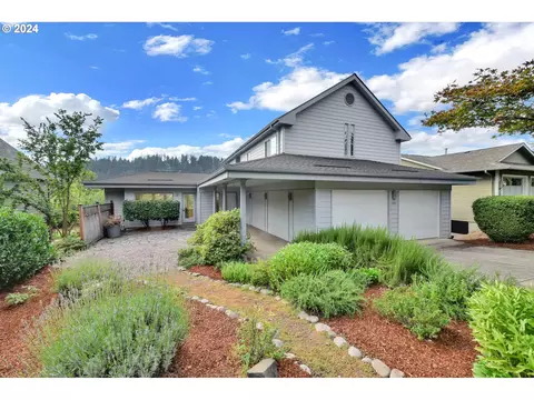 2580 Moon Mountain Dr, Eugene, OR 97403