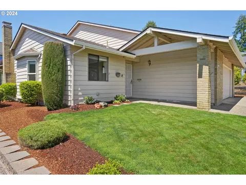 10465 SW Highland Dr, Tigard, OR 97224