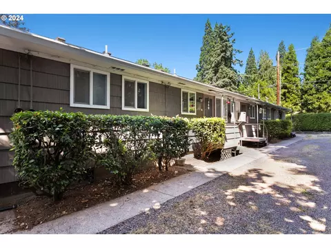 14095 SE Redwood Ave, Milwaukie, OR 97267