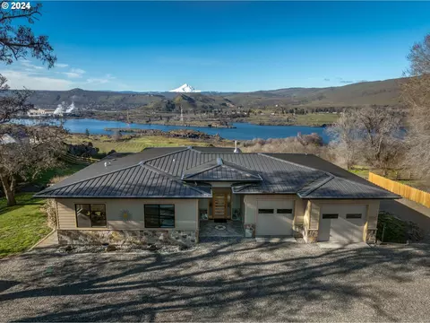 8174 Highway 14, Lyle, WA 98635