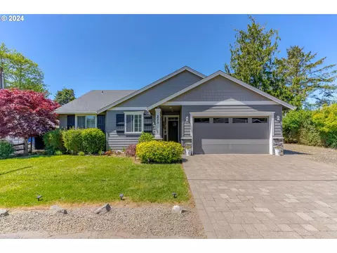233 SE Oar Ave, Lincoln City, OR 97367