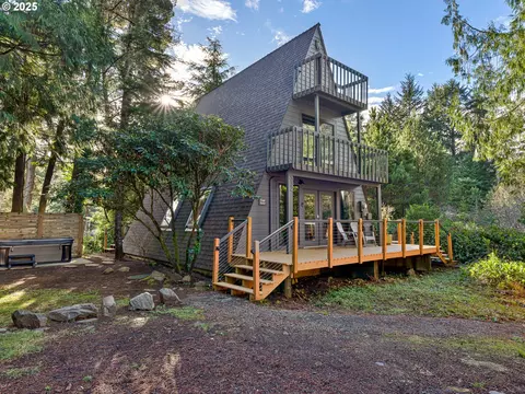 332 SE 117th St, South Beach, OR 97366