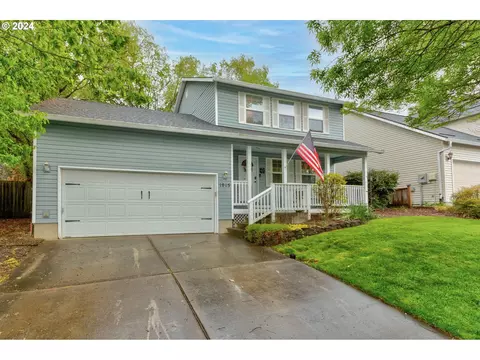 1015 E Hilltop Dr, Newberg, OR 97132