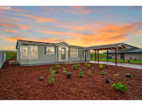 2417 Maia Loop, Springfield, OR 97477
