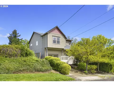 323 SW Carson St, Portland, OR 97219