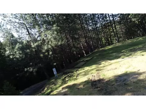 110 Dakota Ln, Grants Pass, OR 97526