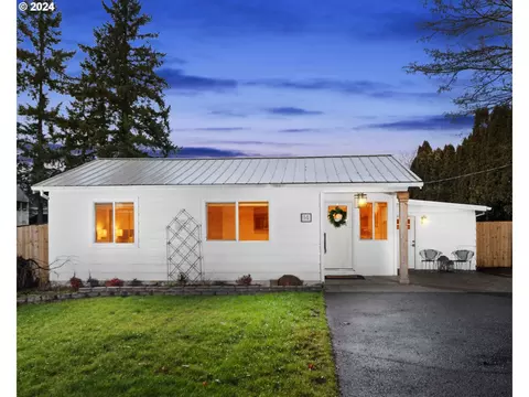 14 SE 4th St, Battle Ground, WA 98604