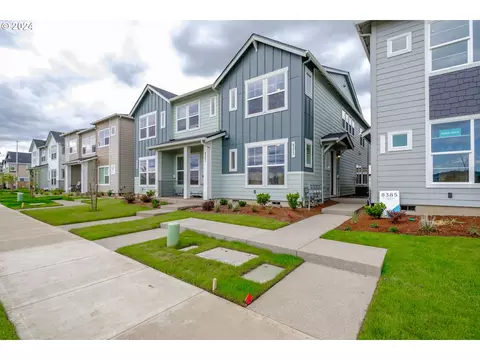8373 SE Kinnaman St, Hillsboro, OR 97123