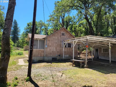 2586 Stearns Ln, Oakland, OR 97462