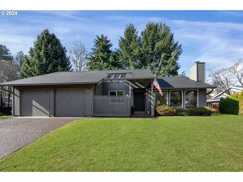 9815 SW Robbins Dr, Beaverton, OR 97008