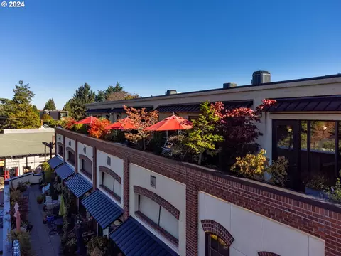 7870 SE 13th Ave #401, Portland, OR 97202