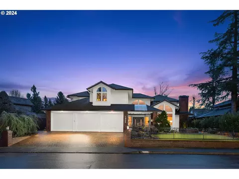 1923 Sunburst Ter, West Linn, OR 97068