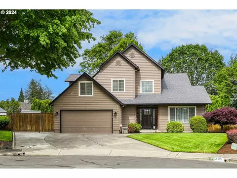 235 Stags Leap Ct, Eugene, OR 97404