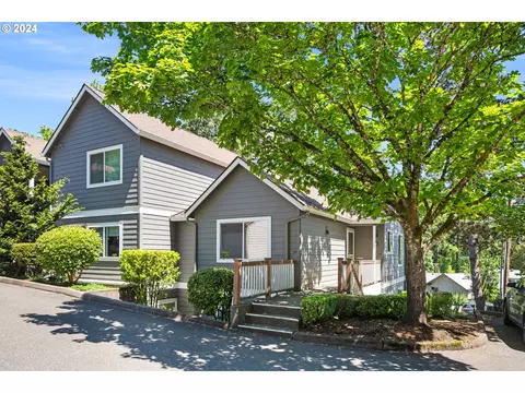 20050 Snowdrop Ct #8, West Linn, OR 97068