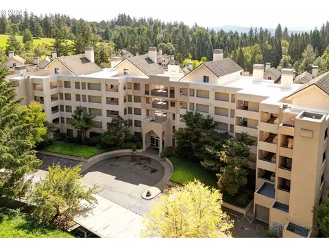 6665 W Burnside Rd #425, Portland, OR 97210