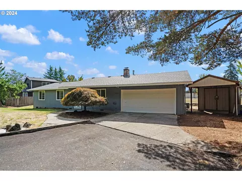 18125 Hardway Ct, Gladstone, OR 97027