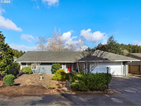 90257 Shoreline Dr, Warrenton, OR 97146
