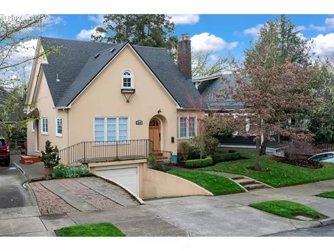 3918 NE Glisan St, Portland, OR 97232