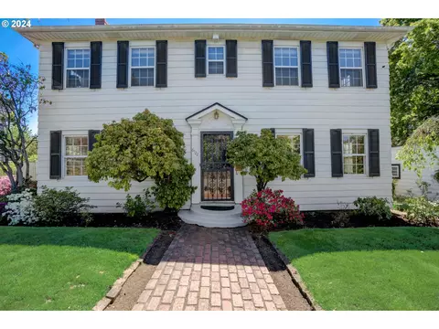 6122 NE Sacramento St, Portland, OR 97213