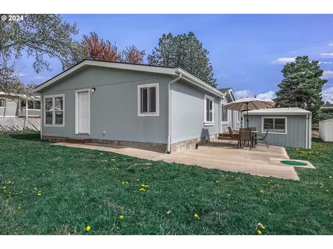9135 SW Link Dr, Cornelius, OR 97113