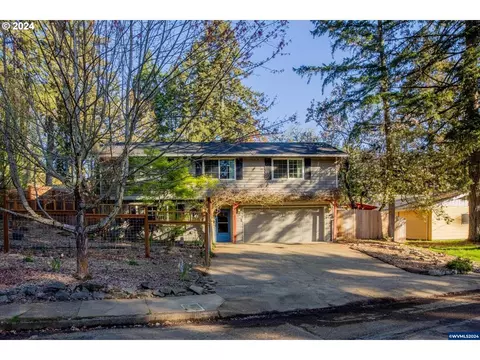 3325 NW Norwood Dr, Corvallis, OR 97330