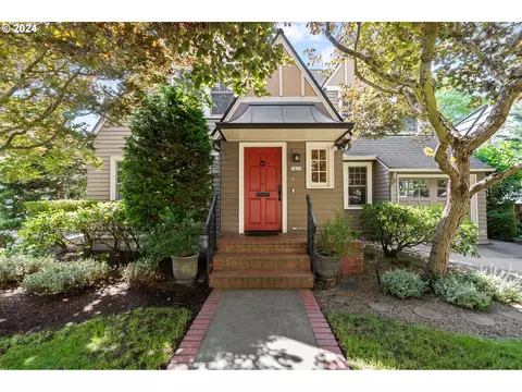 7427 SE Reed College Pl, Portland, OR 97202