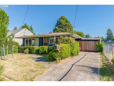 1155 Juniper Ave, Coos Bay, OR 97420