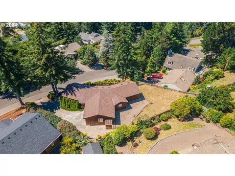 660 Telegraph Dr, Coos Bay, OR 97420