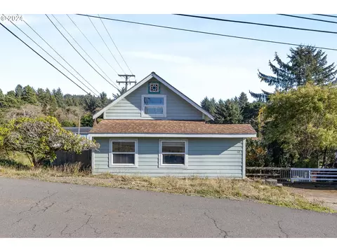 10 SE Williams Ave, Depoe Bay, OR 97341