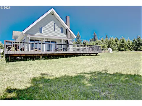 32820 Smith Rd, Saint Helens, OR 97051