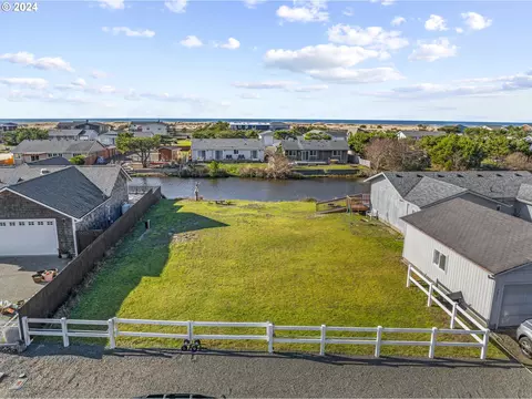 34515 I St, Ocean Park, WA 98640