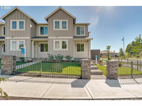 3975 SE Century Blvd, Hillsboro, OR 97123