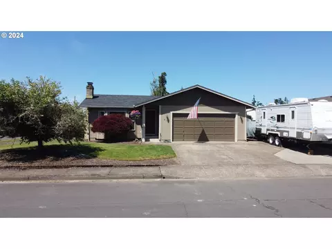 312 70th St, Springfield, OR 97478