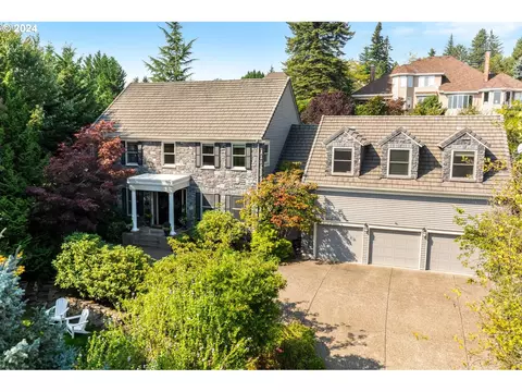 2881 Beacon Hill Dr, West Linn, OR 97068