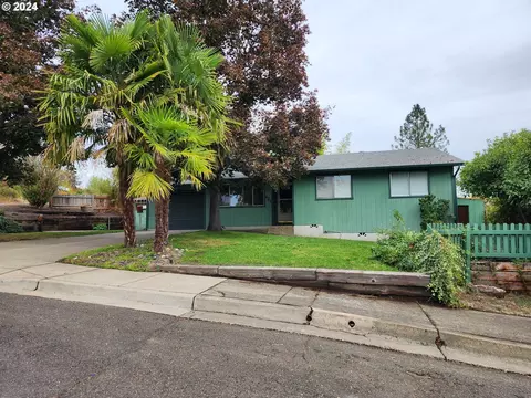 441 NW Susan Ave, Winston, OR 97496