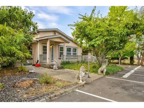 960 E Central Ave, Sutherlin, OR 97479 photo 1