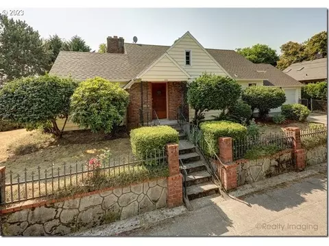 236 NE Holman St, Portland, OR 97211