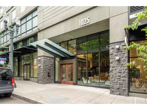1025 NW Couch St #1013, Portland, OR 97209