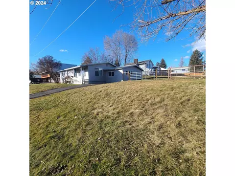 1385 Columbus St, Elgin, OR 97827