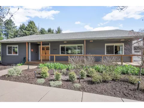 13985 SW River Ln, Tigard, OR 97224