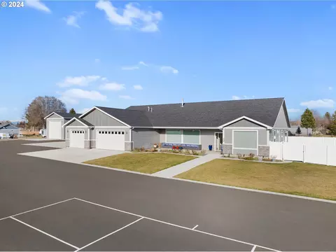1345 Hughes Ln, Baker City, OR 97814