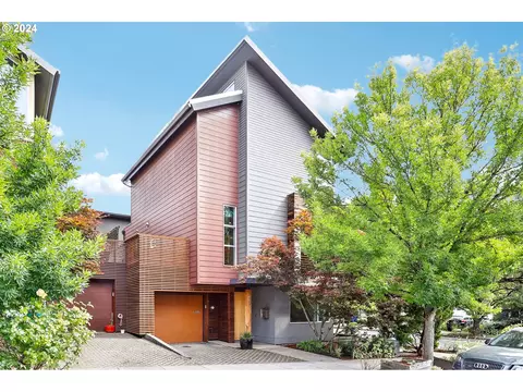 1671 SE Lambert St, Portland, OR 97202
