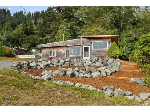 610 Evergreen Ave, Garibaldi, OR 97118