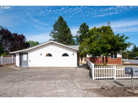 2308 NW Galaxy St, Camas, WA 98607