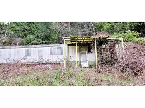 416 Starbuck Ln, Myrtle Creek, OR 97457