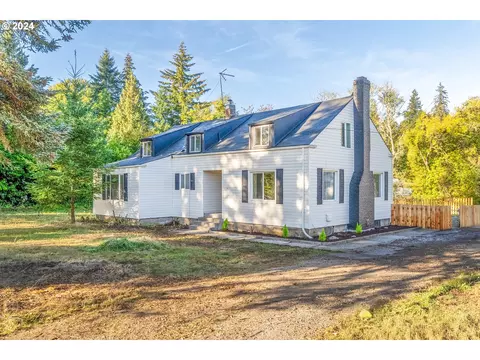 2420 Lewis River Rd, Woodland, WA 98674