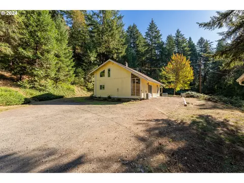 287 Bar L Ranch Rd, Glide, OR 97443